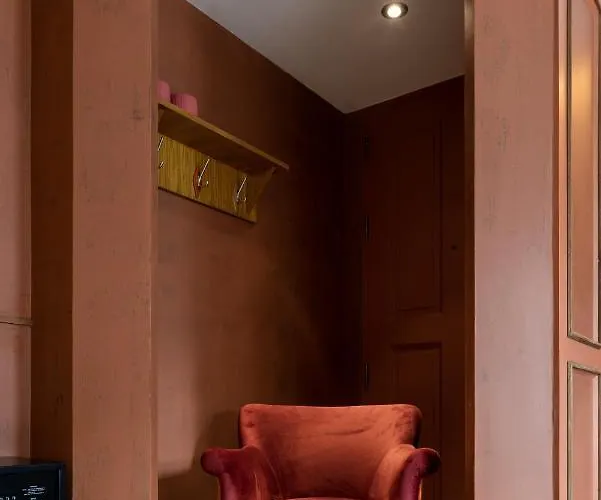 B House 49 3*